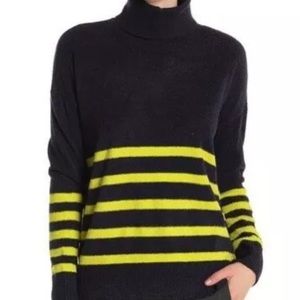 VINCE CAMUTO Gray/Yellow Striped TurtleneckSweater